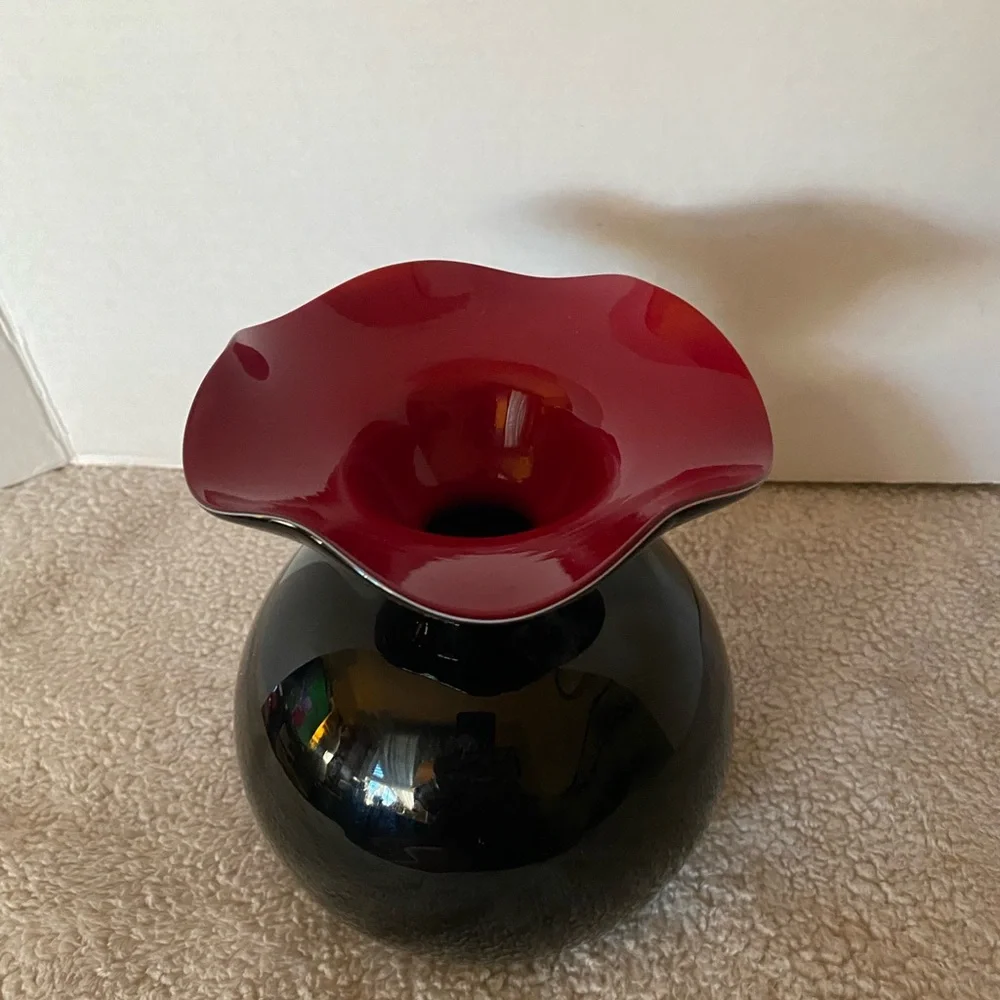 Bulbous hand blown Art Glass, Black with Red Wave Vase